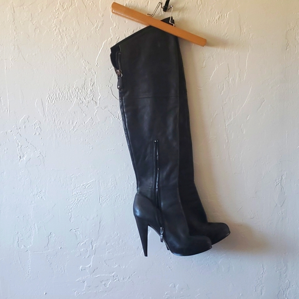 COPY - Guess boots